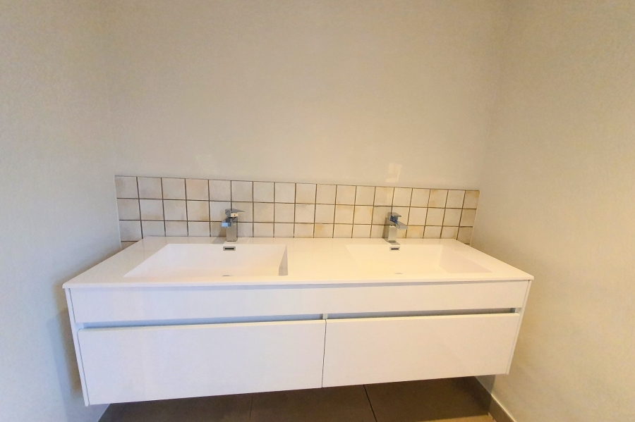 4 Bedroom Property for Sale in Vierlanden Western Cape